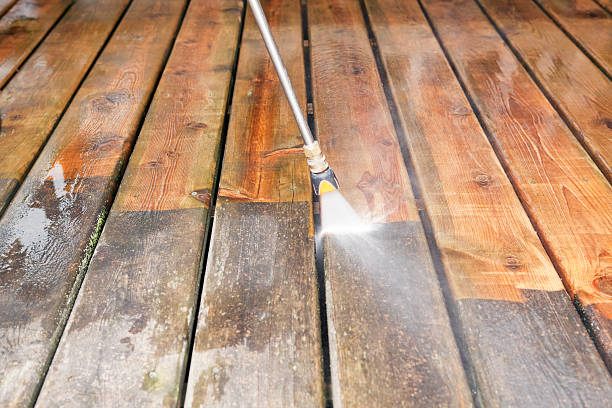 Why Choose Our Certified Pressure Washing Experts for Your Project Needs in Dunthorpe, OR?